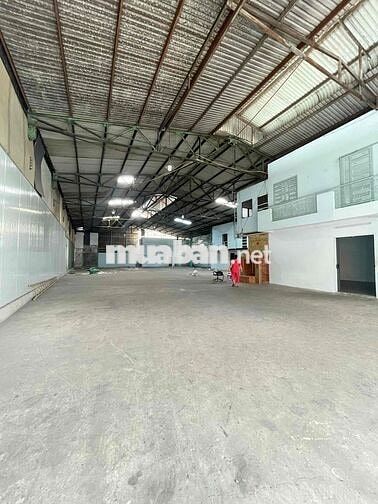Kho xưởng cho thuê quận Bình Tân, 700m2, container đậu cửa