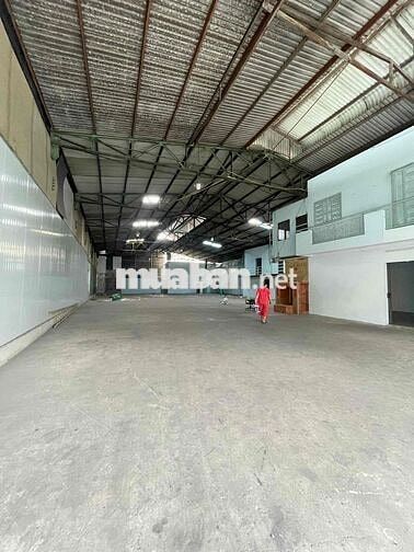 Kho xưởng cho thuê quận Bình Tân, 700m2, container đậu cửa
