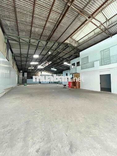 Kho xưởng cho thuê quận Bình Tân, 700m2, container đậu cửa