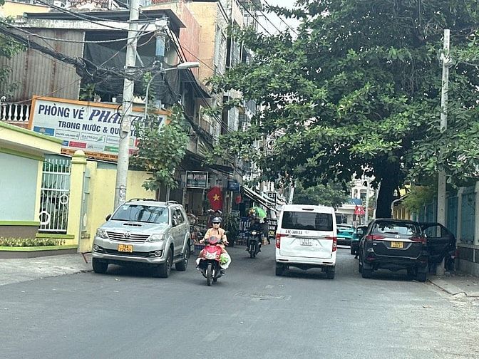 Bán đất tặng nhà 3L ngang 12m 132m2 hẻm 350/ Nguyễn Văn Lượng 14.8 tỷ
