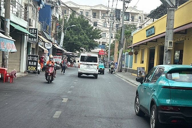 Bán đất tặng nhà 3L ngang 12m 132m2 hẻm 350/ Nguyễn Văn Lượng 14.8 tỷ