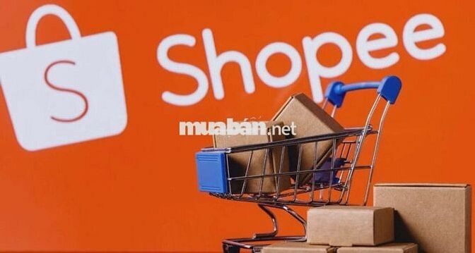 Công nhân kho Shopee Liên Chiểu 