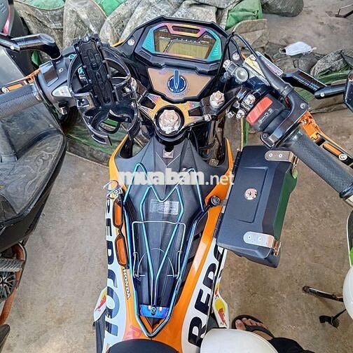 Honda Sonic 150R 2022 Cam trắng đen