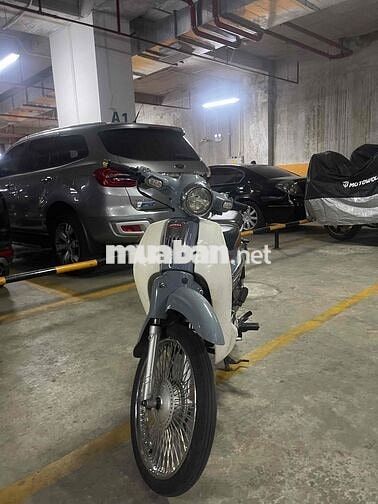 Honda Cub Xám trắng