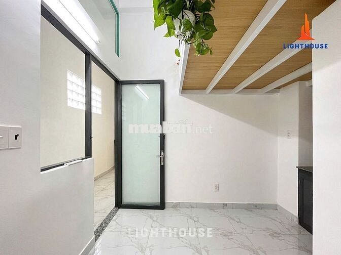 DUPLEX BAN CÔNG - CỬA SỔ THOÁNG NGAY NGUYỄN KIỆM - ĐỐI DIỆN BV 175