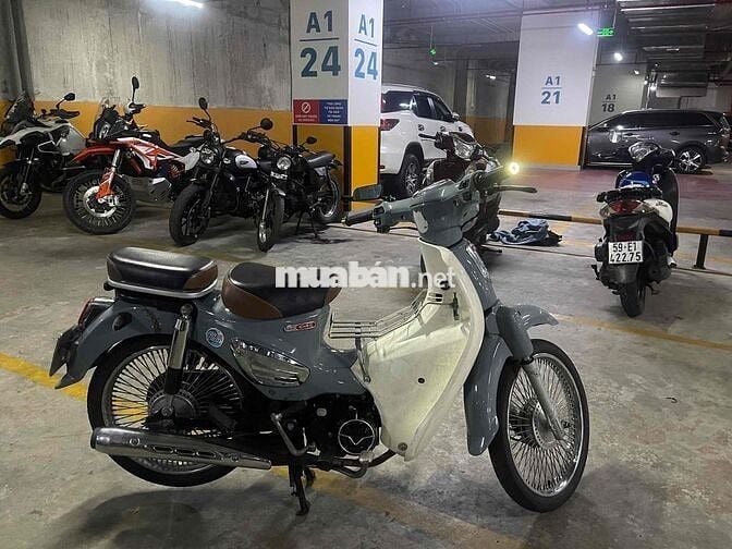 Honda Cub Xám trắng