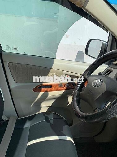 Toyota Innova G Bạc