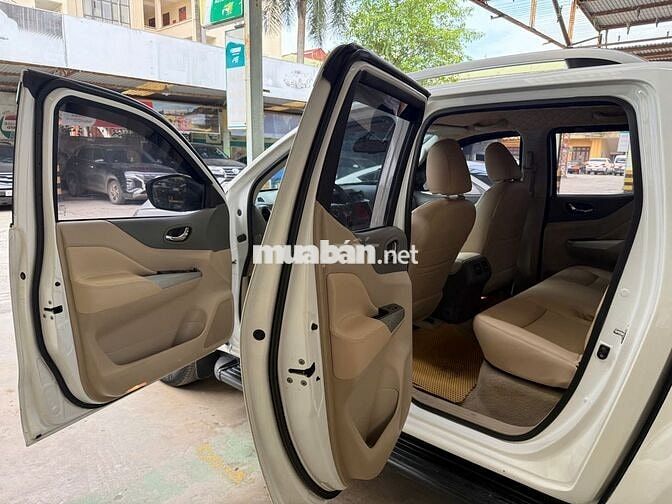 Nissan Navara Premium Z 2019 Trắng
