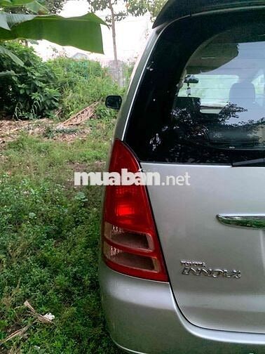 Toyota Innova G Bạc