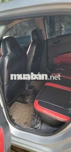 Hyundai i10 2018 Bạc