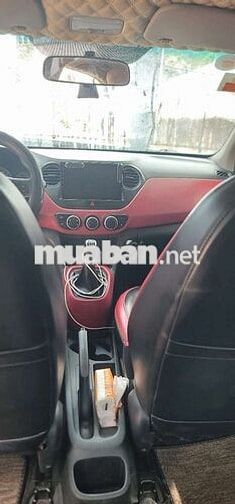 Hyundai i10 2018 Bạc