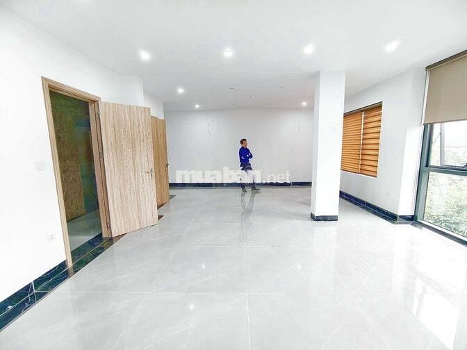 CHO THUÊ văn phòng 80m² - 12tr tại Yên Xá, mặt tiền 8m