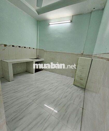 Chính chủ cho thuê nhà Quận 4 hẻm xe hơi có sân đậu xe thoải mái 2PN,
