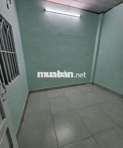 Chính chủ cho thuê nhà Quận 4 hẻm xe hơi có sân đậu xe thoải mái 2PN,