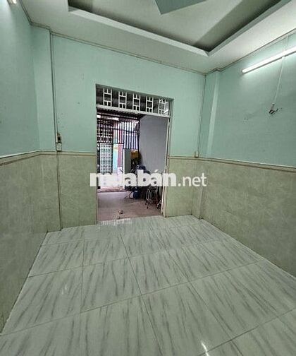 Chính chủ cho thuê nhà Quận 4 hẻm xe hơi có sân đậu xe thoải mái 2PN,