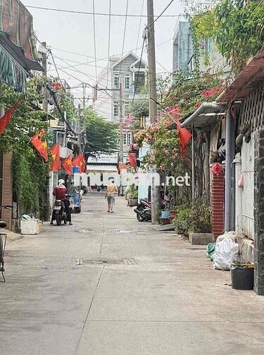 LÔ ĐẤT ĐẸP NGUYỄN VĂN QUÁ NGAY SÂN BANH CÂY SỘP NGAY CHỢ GIÁ TỐT