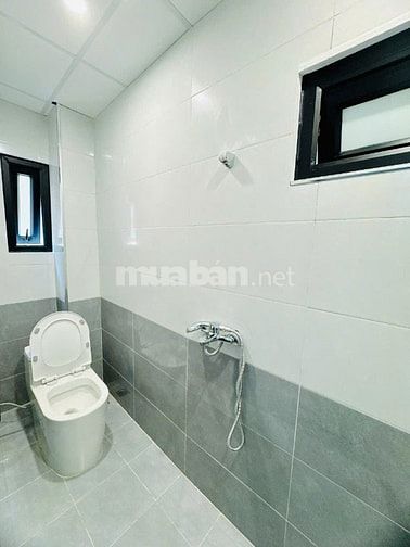 Cho thuê nhà 30mx4 Tầng ngõ 100 Văn Hương Đống Đa ngõ  ba gác giá 10tr