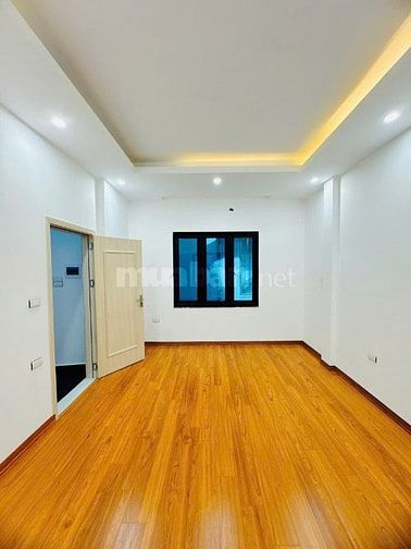 Cho thuê nhà 30mx4 Tầng ngõ 100 Văn Hương Đống Đa ngõ  ba gác giá 10tr