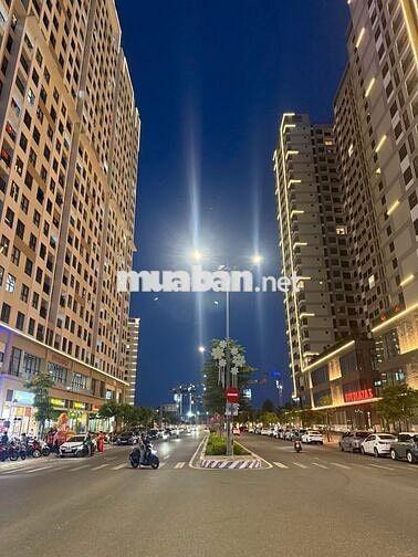 Nhân viên bán hàng chuỗi siêu thị ABC