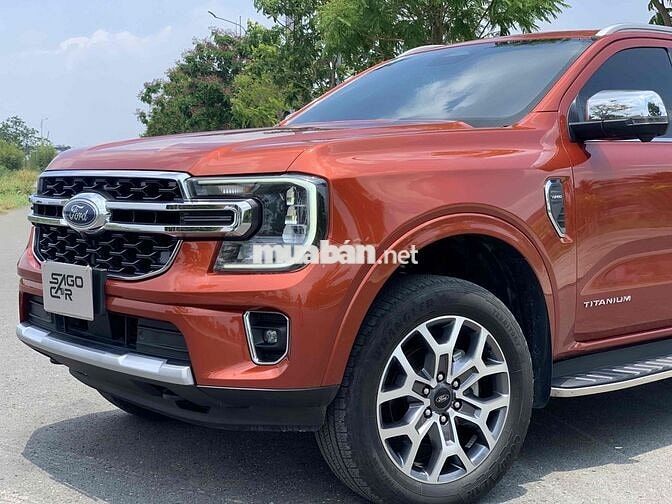 Everest Titanium 2023 qua sử dụng giá hợp lý