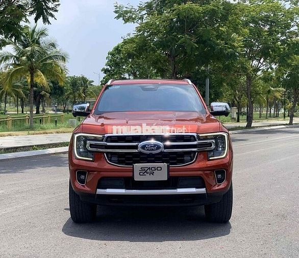 Everest Titanium 2023 qua sử dụng giá hợp lý