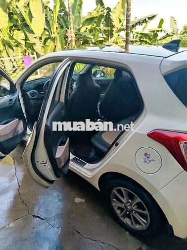 Hyundai i10 2015 Trắng Số sàn