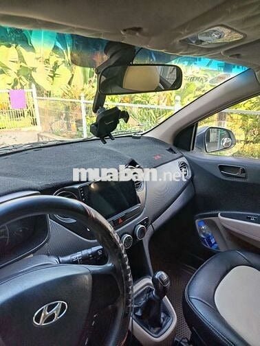 Hyundai i10 2015 Trắng Số sàn