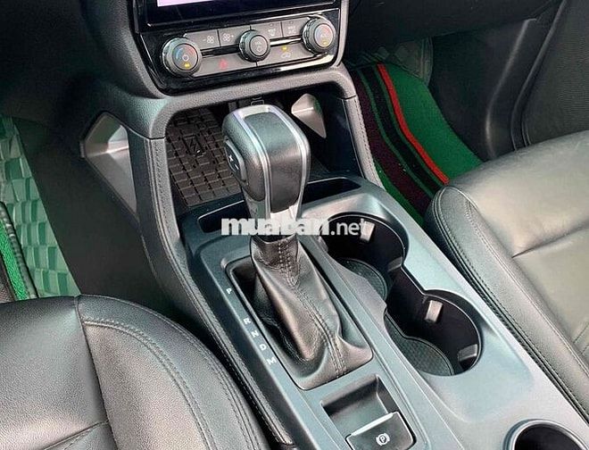 Everest Titanium 2023 qua sử dụng giá hợp lý