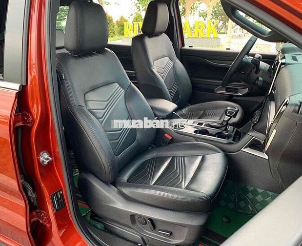Everest Titanium 2023 qua sử dụng giá hợp lý