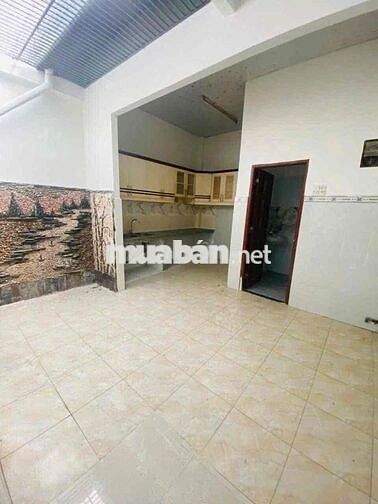 nhà mặt tiền 4,5x26 có 2pn xe hơi đỗ trong nhà
