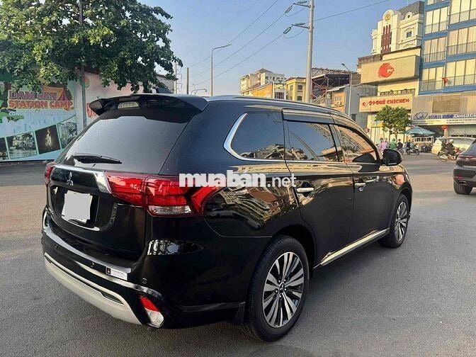 Mitsubishi Outlander 2021 không lỗi lầm 10.000 km
