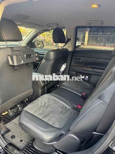 Mitsubishi Outlander 2021 không lỗi lầm 10.000 km