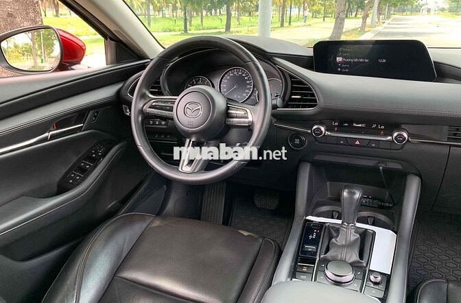 Mazda 3 Luxury 2022 qua sử dụng đi kĩ giá hợp lý
