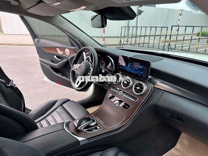 Mercedes-Benz C200 Exclusive 2021 Trắng cực đẹp