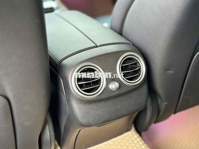 Mercedes-Benz C200 Exclusive 2021 Trắng cực đẹp