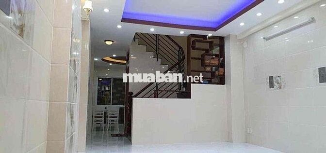 cho thuê nhà 4x15 (3 lầu) đường Ngyễn trãi .Q1 (5p) 26tr
