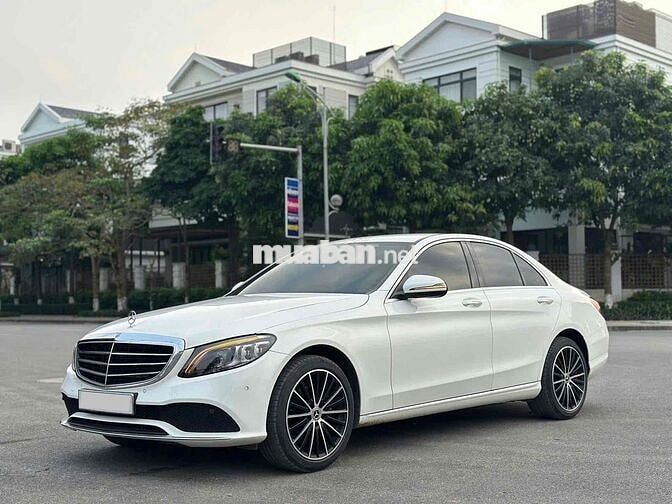 Mercedes-Benz C200 Exclusive 2021 Trắng cực đẹp