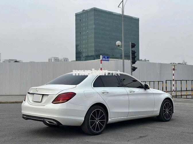 Mercedes-Benz C200 Exclusive 2021 Trắng cực đẹp