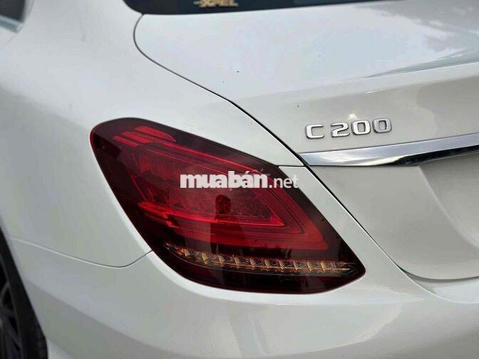 Mercedes-Benz C200 Exclusive 2021 Trắng cực đẹp