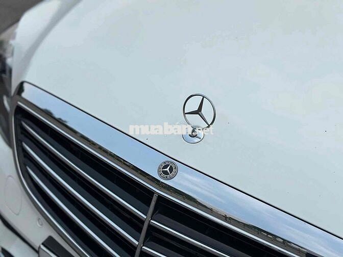 Mercedes-Benz C200 Exclusive 2021 Trắng cực đẹp