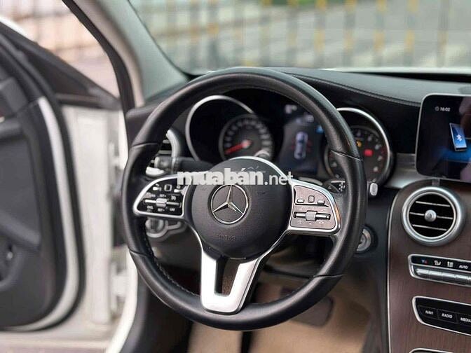 Mercedes-Benz C200 Exclusive 2021 Trắng cực đẹp