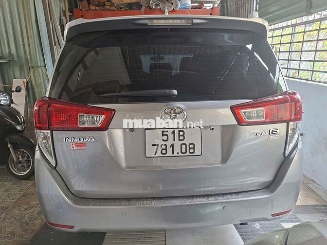Toyota Innova E 2018 Bạc