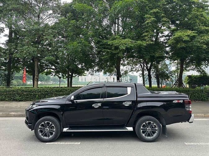 Mitsubishi Triton 2019 4x4 AT Mivec 11 vạn km Đen