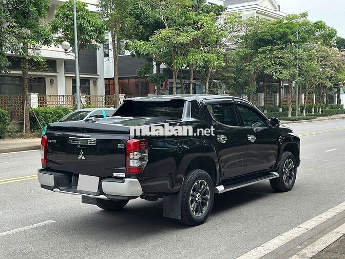 Mitsubishi Triton 2019 4x4 AT Mivec 11 vạn km Đen