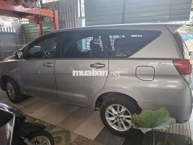Toyota Innova E 2018 Bạc