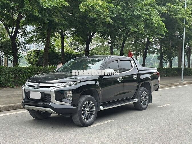 Mitsubishi Triton 2019 4x4 AT Mivec 11 vạn km Đen