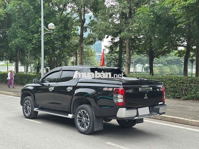 Mitsubishi Triton 2019 4x4 AT Mivec 11 vạn km Đen