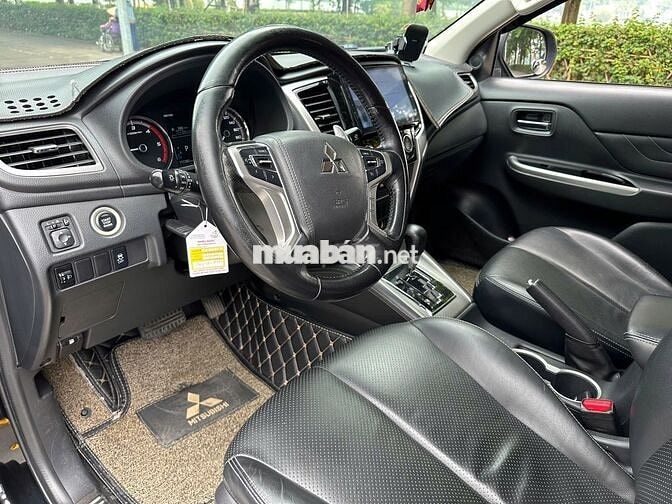 Mitsubishi Triton 2019 4x4 AT Mivec 11 vạn km Đen