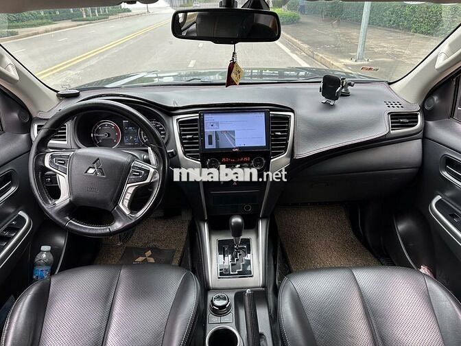 Mitsubishi Triton 2019 4x4 AT Mivec 11 vạn km Đen