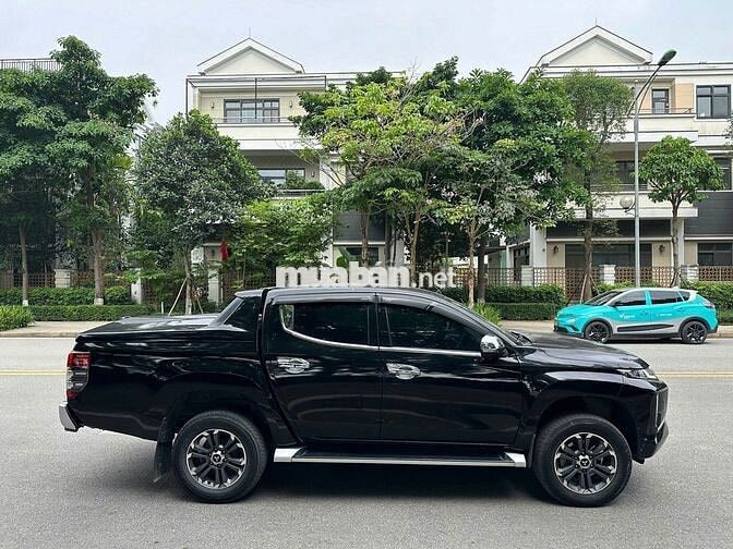 Mitsubishi Triton 2019 4x4 AT Mivec 11 vạn km Đen